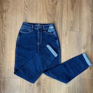 Hollister ultra high-rise mom jean size 0R
